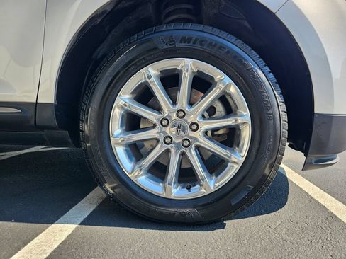 Used 2013 Lincoln MKX FWD image 9