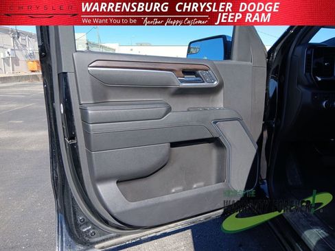 Used 2025 GMC Sierra 1500 SLT image 12