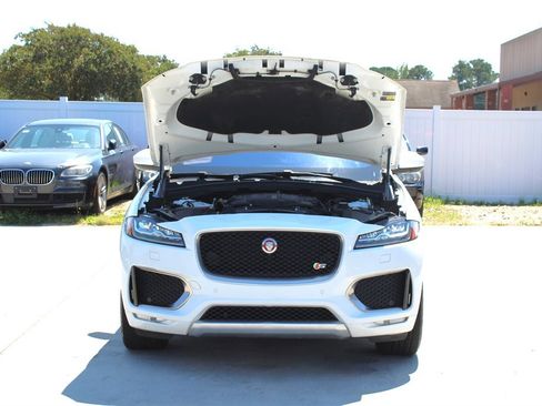 Used 2020 Jaguar F-PACE S image 38