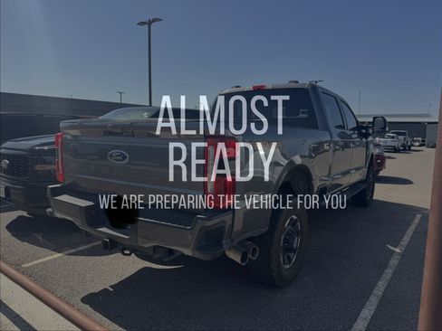 Used 2023 Ford F250 Lariat w/ Lariat Ultimate Package AWD/4WD image 4