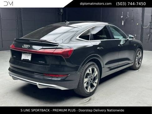 Used 2023 Audi e-tron Premium Plus AWD/4WD image 7