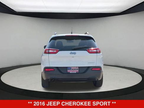 Used 2016 Jeep Cherokee Sport FWD image 5