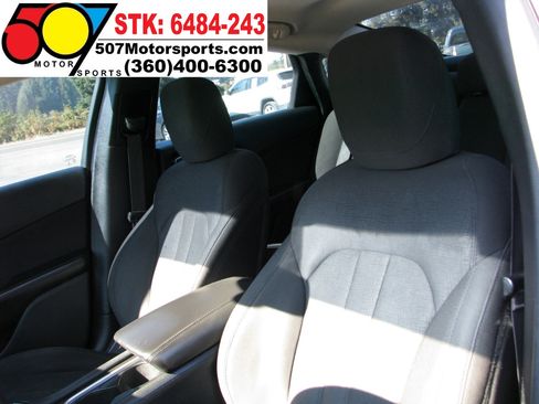 Used 2015 Chrysler 200 Limited w/ Convenience Group image 12