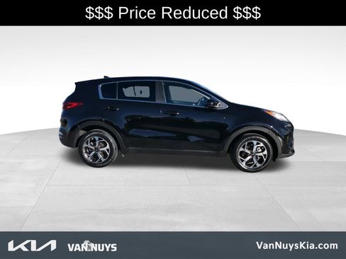 Used 2022 Kia Sportage LX image 2