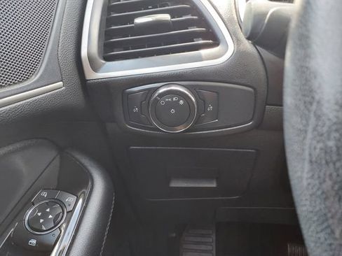 Used 2017 Ford Edge SEL w/ Equipment Group 201A FWD image 18