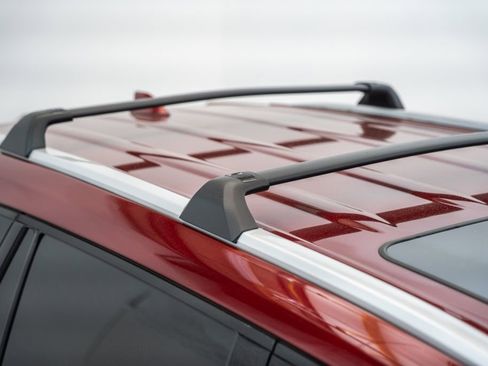 Used 2022 Toyota Highlander XLE AWD/4WD image 18