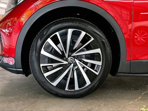 Used 2023 Volkswagen ID.4 Pro S Plus image 11