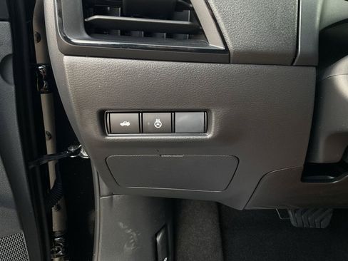 New 2026 Nissan Sentra SV w/ SV Convenience Package FWD image 20