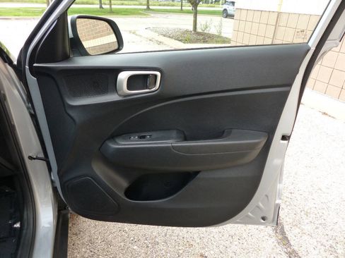 Used 2023 Hyundai Venue SEL w/ Cargo Package FWD image 44