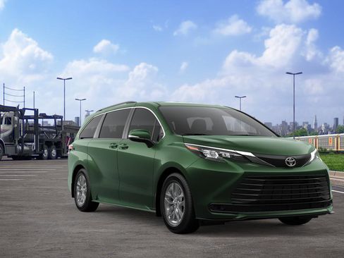 New 2026 Toyota Sienna LE image 17