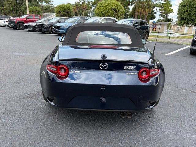 Used 2026 MAZDA MX-5 Miata Club w/ Interior Package RWD image 4