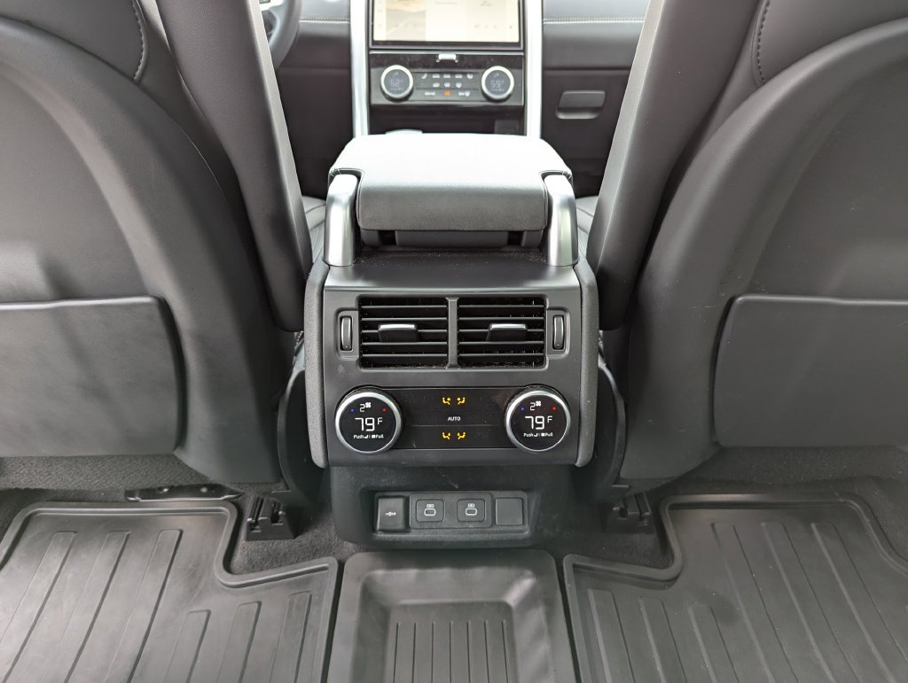 Used 2025 Land Rover Discovery Dynamic SE AWD/4WD image 41