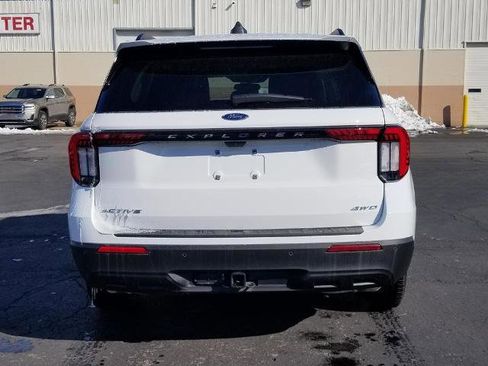 Certified 2025 Ford Explorer Active image 3