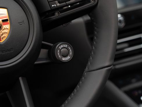 New 2026 Porsche Macan Turbo image 31