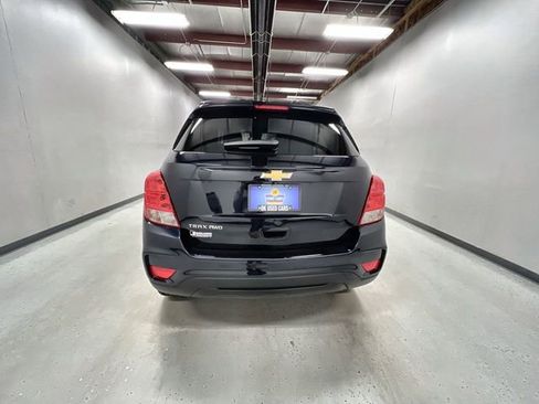 Used 2021 Chevrolet Trax LS w/ Tint and Cruise Package AWD/4WD image 7