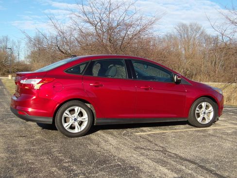 Used 2014 Ford Focus SE w/ SE Winter Package image 10