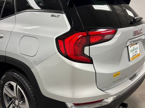 Used 2021 GMC Terrain SLT image 15