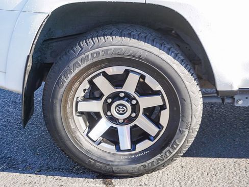 Used 2022 Toyota 4Runner SR5 Premium w/ Moonroof Package image 9