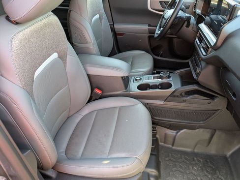 Used 2025 Ford Bronco Sport Badlands image 32