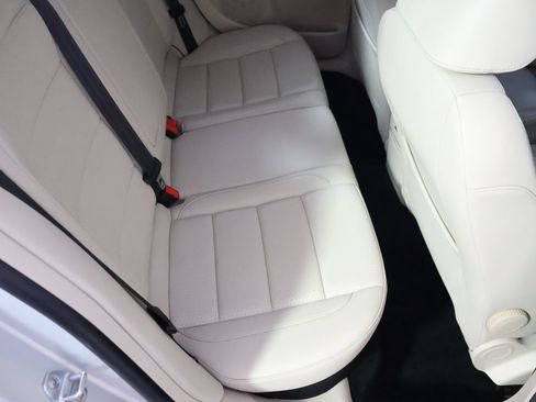 Used 2010 Volkswagen Jetta TDI FWD image 46
