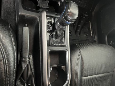 Used 2019 Toyota Tacoma SR5 image 18