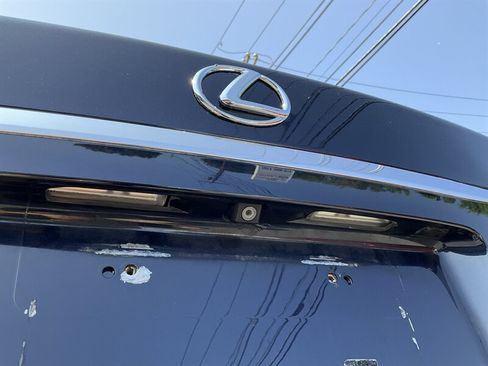 Used 2010 Lexus ES 350 w/ Preferred Accessory Package FWD image 10