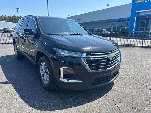 Used 2023 Chevrolet Traverse LT image 4