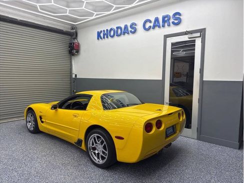 Used 2002 Chevrolet Corvette Z06 w/ Memory Pkg RWD image 3