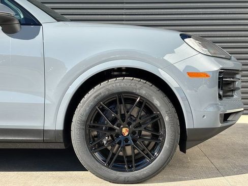 Used 2026 Porsche Cayenne AWD/4WD image 11
