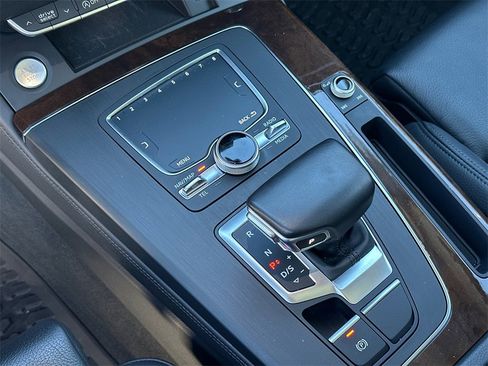 Used 2020 Audi Q5 2.0T Premium Plus w/ Premium Plus Package image 7