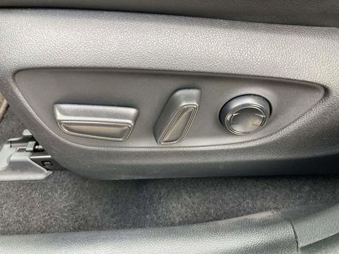 Used 2021 Toyota RAV4 XLE Premium image 21