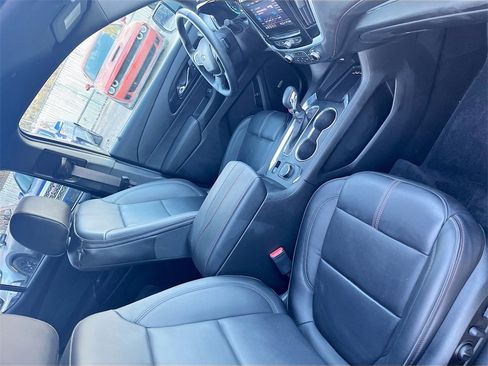 Used 2023 Chevrolet Traverse RS image 29