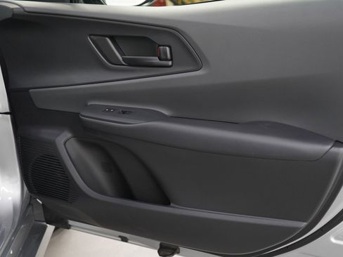 Used 2025 Toyota Prius LE image 9