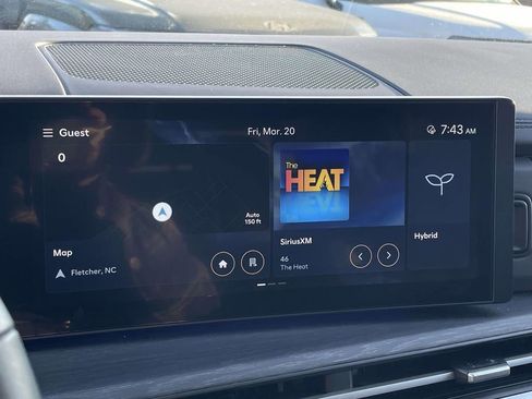 Certified 2025 Hyundai Santa Fe Limited image 18