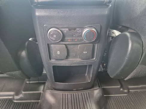 Used 2020 Ford Explorer XLT w/ Equipment Group 202A AWD/4WD image 17