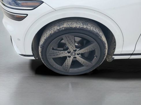 Used 2025 Genesis GV70 3.5T Sport w/ Sport Advanced Package AWD/4WD image 26