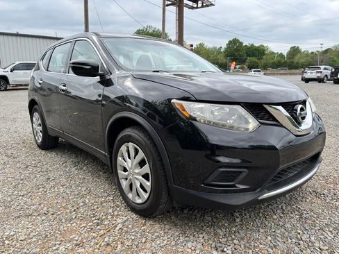 Used 2015 Nissan Rogue S image 4