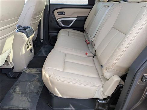Used 2017 Nissan Titan SL image 16