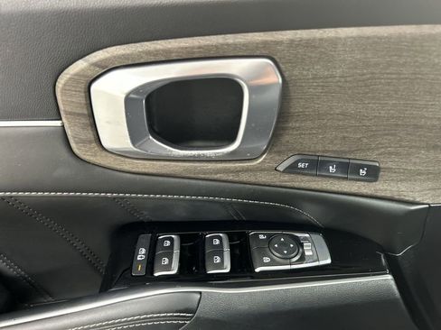 Used 2022 Kia Sorento SX Prestige image 11
