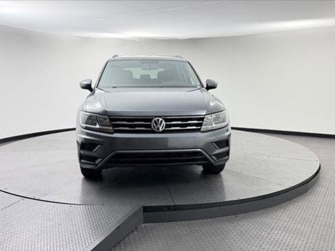 Used 2020 Volkswagen Tiguan S image 11