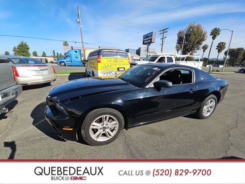 Used 2013 Ford Mustang Coupe image 4