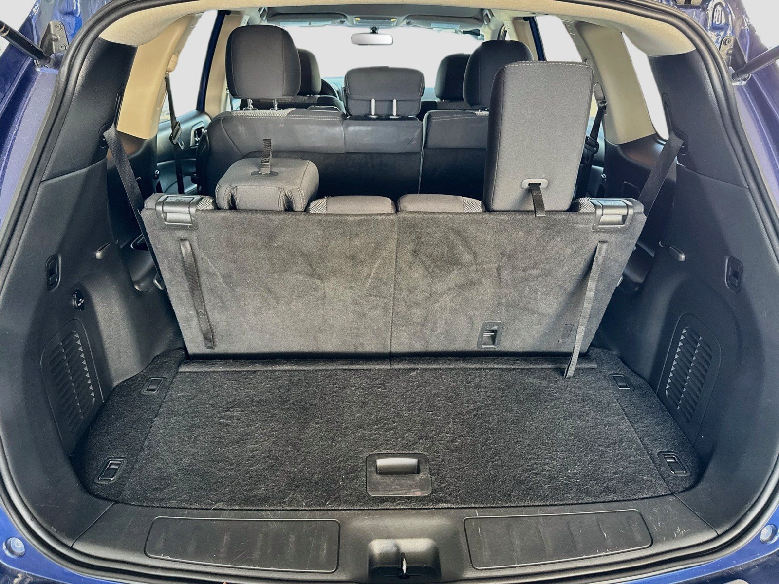 Used 2018 Nissan Pathfinder SV FWD image 16