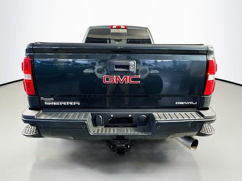 Used 2018 GMC Sierra 2500 Denali w/ Duramax Plus Package AWD/4WD image 6