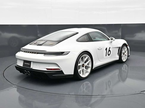 Certified 2024 Porsche 911 GT3 RS RWD image 34