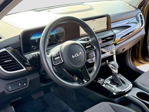 Used 2024 Kia Seltos S AWD/4WD image 4