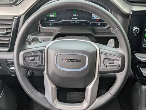 Certified 2025 GMC Sierra 1500 Denali w/ Technology Package image 11