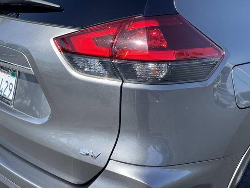 Used 2020 Nissan Rogue SV image 28