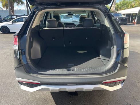 Used 2025 Kia Sportage EX FWD image 5