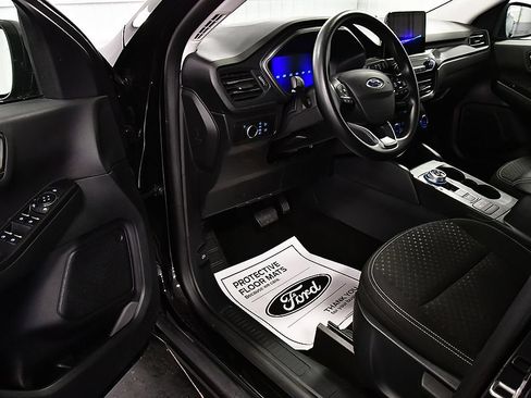 Used 2025 Ford Escape Active AWD/4WD image 16