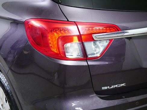 Used 2018 Buick Envision Essence image 18